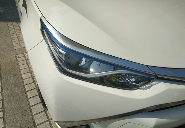丰田雷凌 双擎 2017款 1.8L 自动 G-S精英天窗版 (国Ⅴ) 
