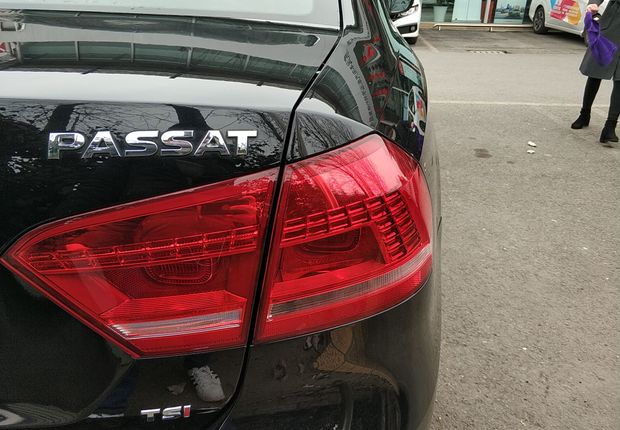 大众帕萨特 2015款 1.4T 自动 汽油 尊荣版 (国Ⅴ) 