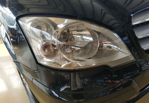 奔驰唯雅诺 2010款 2.5L 自动 7座 汽油 豪华版 (国Ⅳ) 