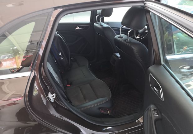 奔驰B级 B200 [进口] 2015款 1.6T 自动 汽油 动感型 