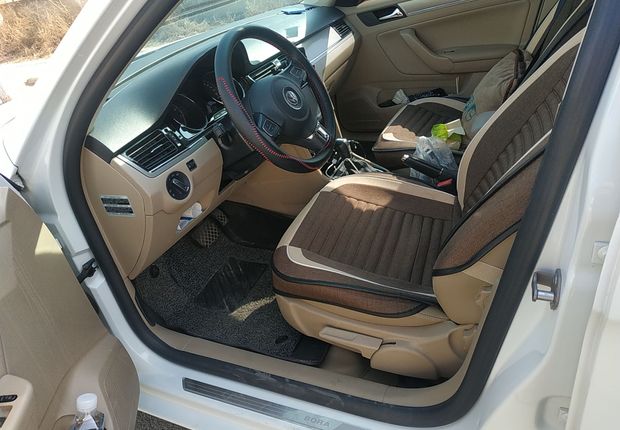 大众宝来 2015款 1.6L 自动 4门5座三厢车 质惠版舒适型 (国Ⅳ) 
