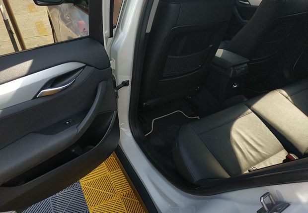 宝马X1 xDrive20i 2015款 2.0T 自动 四驱 汽油 时尚型 (国Ⅴ) 
