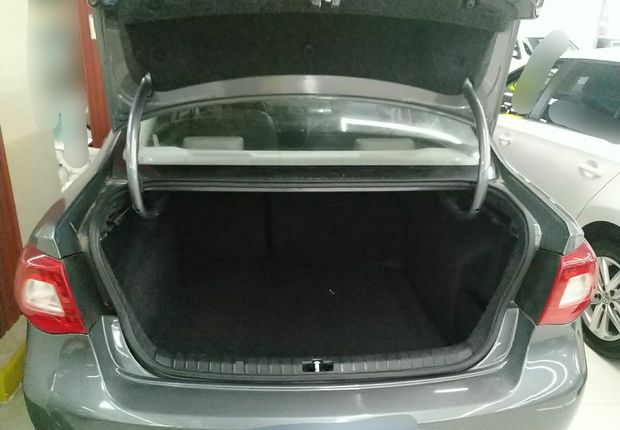 大众宝来 2012款 1.6L 自动 4门5座三厢车 舒适型 (国Ⅳ) 