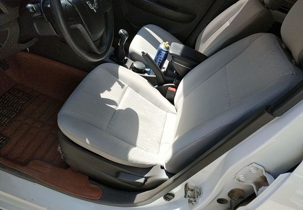 五菱宏光 S 2015款 1.5L 手动 5座 基本型 