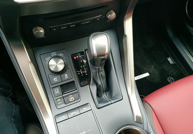 雷克萨斯NX 300h [进口] 2015款 2.5L 自动 锋尚版 