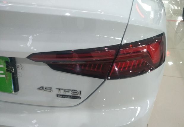 奥迪A5掀背 45TFSI [进口] 2017款 2.0T 自动 汽油 运动型 