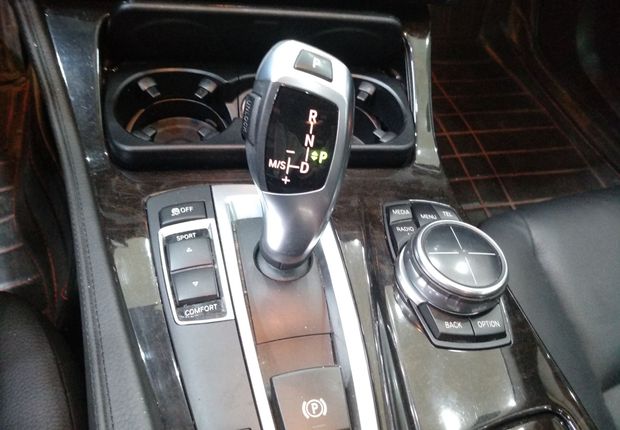 宝马5系 525Li 2013款 2.0T 自动 汽油 豪华型 (国Ⅳ) 