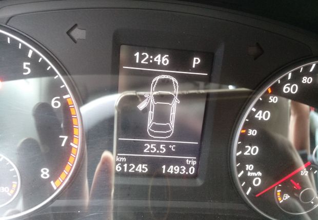 大众帕萨特 2015款 1.8T 自动 汽油 尊荣版 (国Ⅴ) 