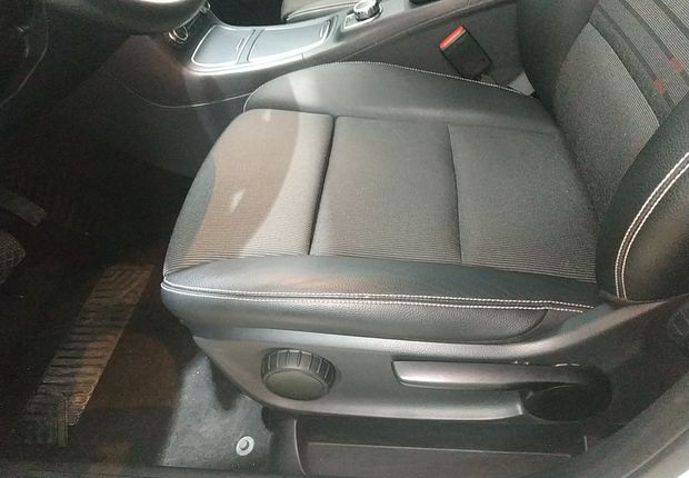 奔驰B级 B200 [进口] 2015款 1.6T 自动 汽油 动感型 