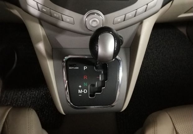 比亚迪S6 劲悦版 2013款 2.4L 自动 前驱 精英型 (国Ⅳ) 