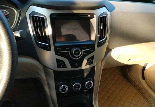 海马S7 2015款 2.0L 手动 前驱 纵驰型 (国Ⅳ) 