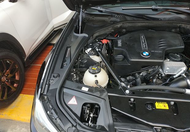 宝马5系 528i [进口] 2014款 2.0T 自动 汽油 设计套装型 