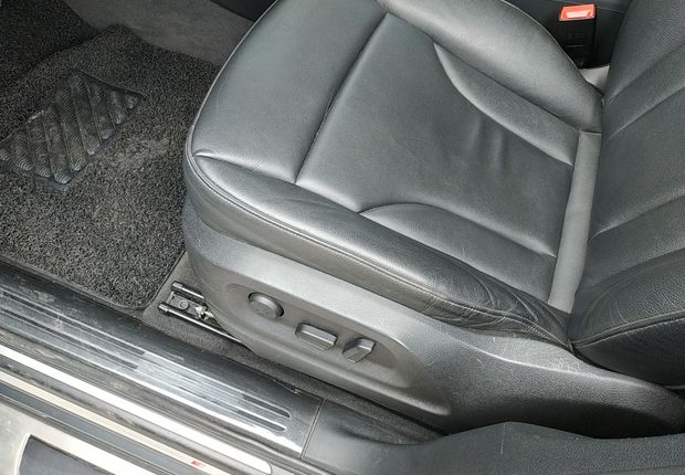 奥迪Q5 [进口] 2010款 3.2L 自动 四驱 汽油 运动版 