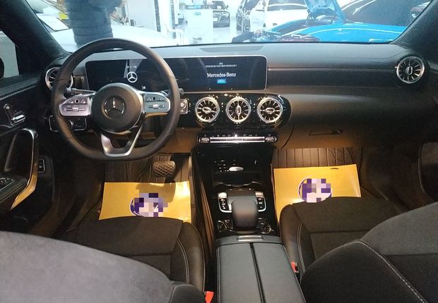 奔驰A级 A200L 2019款 1.3T 自动 改款运动轿车版 (国Ⅵ) 