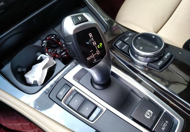 宝马5系 535Li 2014款 3.0T 自动 汽油 行政型风尚设计套装 (国Ⅴ) 