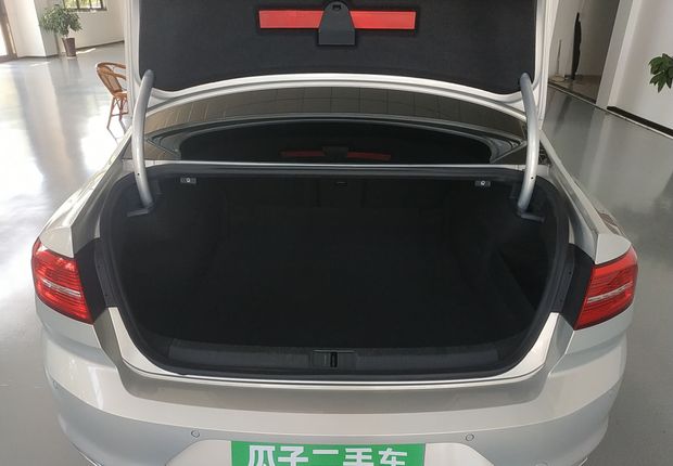 大众迈腾 2017款 1.8T 自动 汽油 330TSI尊贵型 (国Ⅴ) 