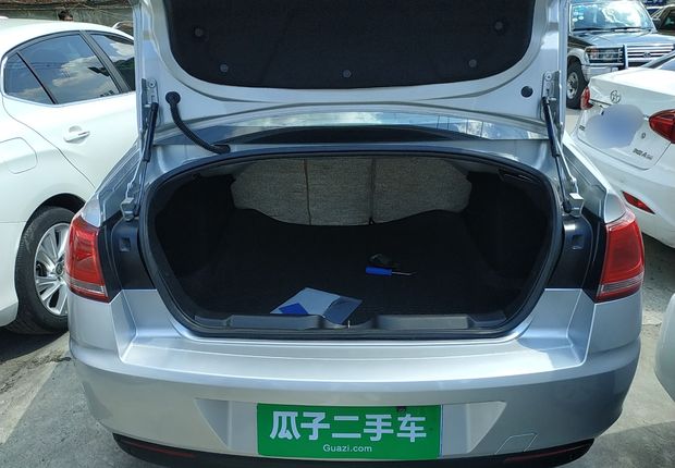 雪铁龙世嘉 2013款 1.6L 自动 4门5座三厢车 品尚型 (国Ⅳ) 