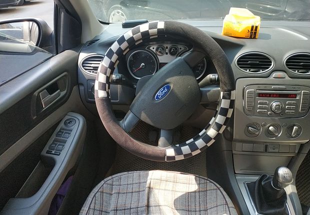 福特福克斯 2011款 1.8L 手动 两厢轿车 舒适型 (国Ⅳ) 