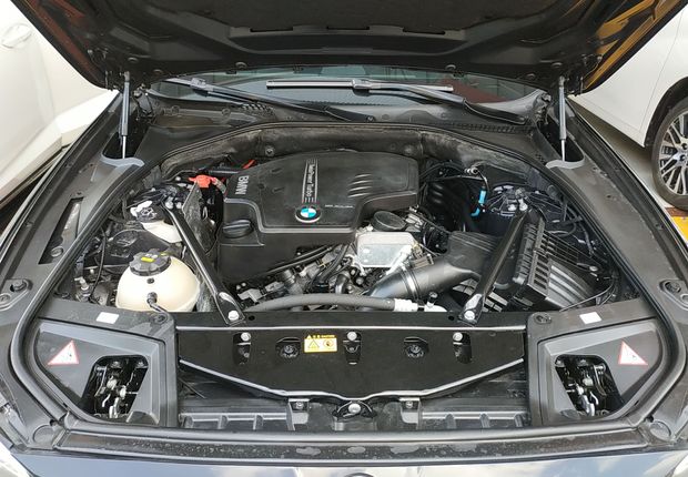 宝马5系 528i [进口] 2014款 2.0T 自动 汽油 设计套装型 