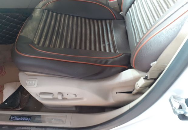 凯迪拉克SRX [进口] 2012款 3.0L 自动 四驱 领先版 