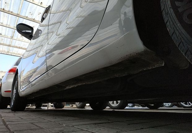 起亚K2 2011款 1.4L 手动 4门5座三厢车 GLS (国Ⅳ) 