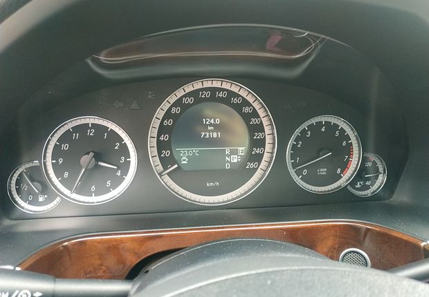 奔驰E级 E300L 2011款 3.0L 自动 汽油 优雅型 (国Ⅳ) 