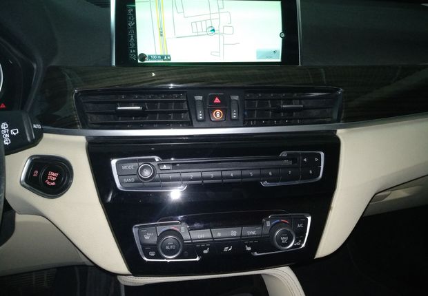宝马X1 xDrive25Li 2016款 2.0T 自动 四驱 汽油 豪华型 (国Ⅴ) 